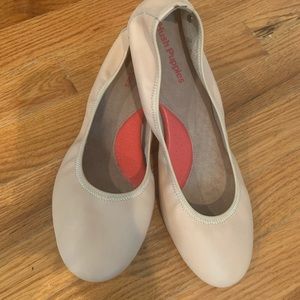 NWT Hush Puppies Flat